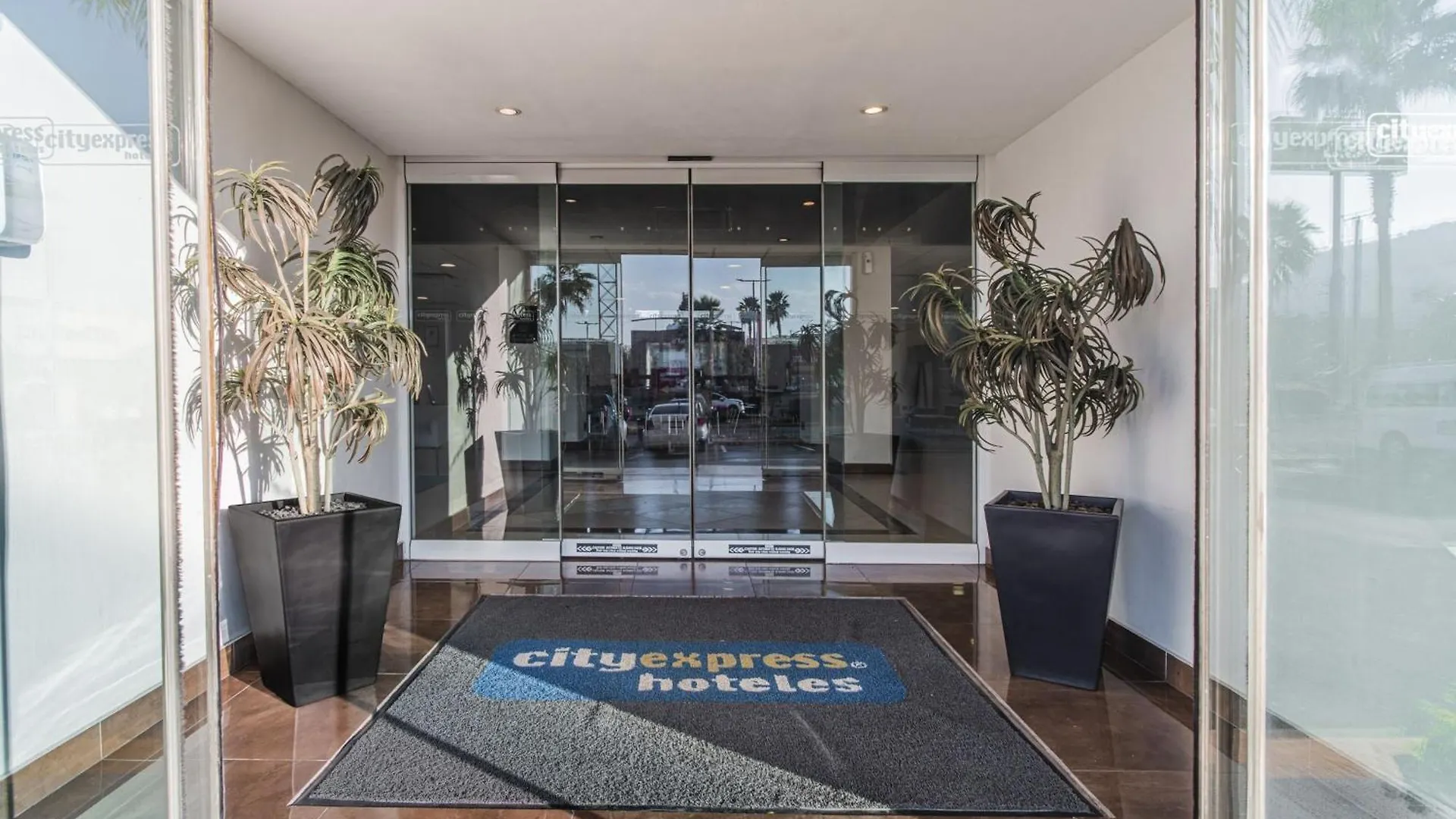 Hotel City Express By Marriott Queretaro Jurica